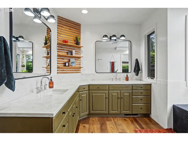 670 PALISADES Dr Se, Salem, OR 97302