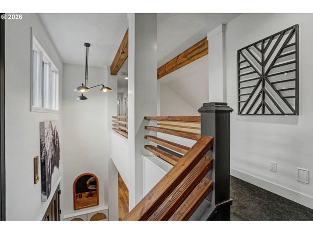 670 PALISADES Dr Se, Salem, OR 97302