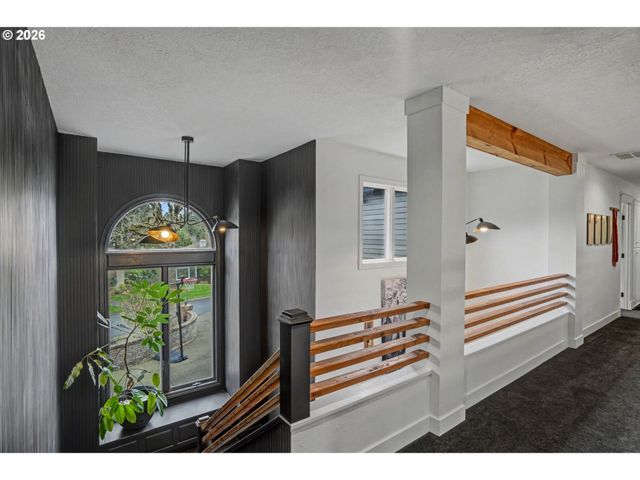 670 PALISADES Dr Se, Salem, OR 97302