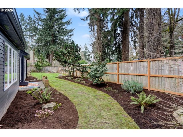 670 PALISADES Dr Se, Salem, OR 97302