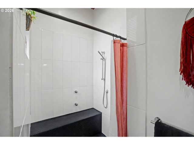 670 PALISADES Dr Se, Salem, OR 97302