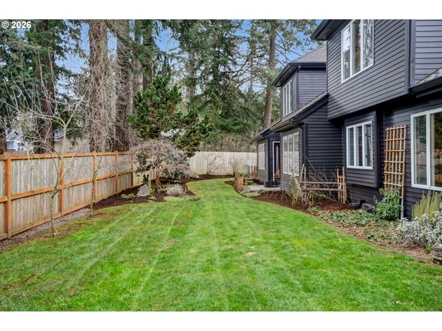 670 PALISADES Dr Se, Salem, OR 97302