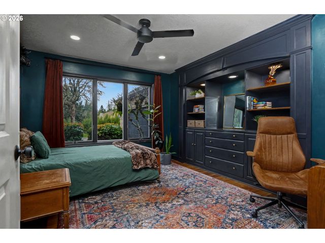 670 PALISADES Dr Se, Salem, OR 97302