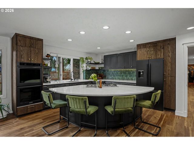 670 PALISADES Dr Se, Salem, OR 97302