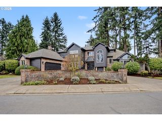 670 PALISADES Dr Se, Salem, OR 97302