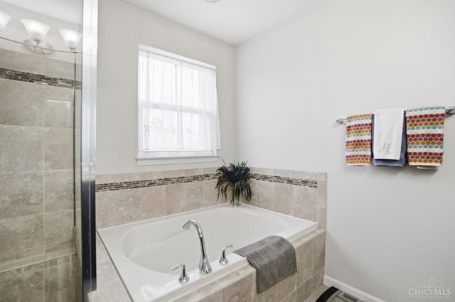 9563 Union Park, West Chester, OH 45069