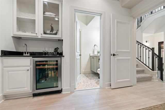 1529 Barton Springs RD 2, Austin, TX 78704