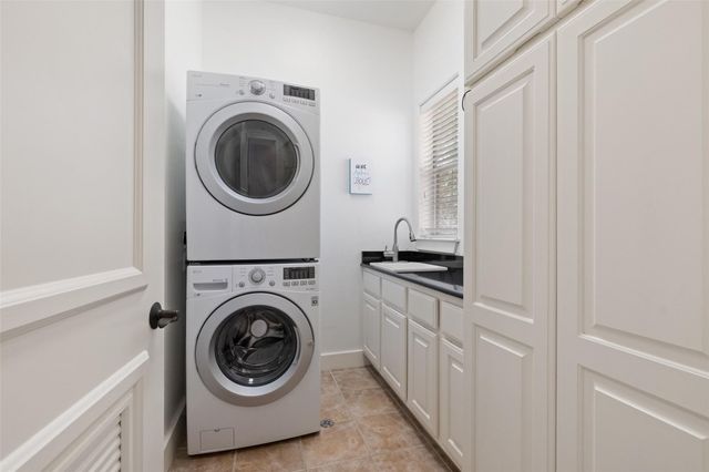 1529 Barton Springs RD 2, Austin, TX 78704