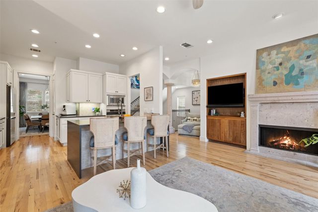 1529 Barton Springs RD 2, Austin, TX 78704