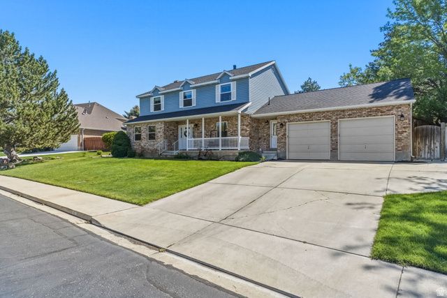 822 E SKYLARK DR, Spanish Fork, UT 84660