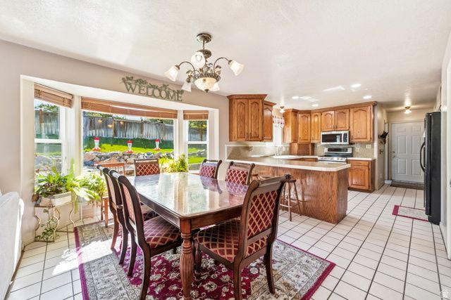 822 E SKYLARK DR, Spanish Fork, UT 84660