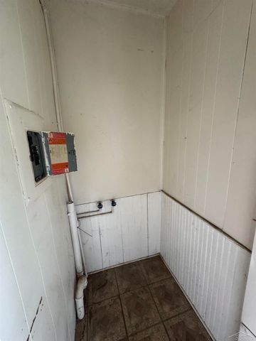 1002 Madison Avenue, Saginaw, MI 48602