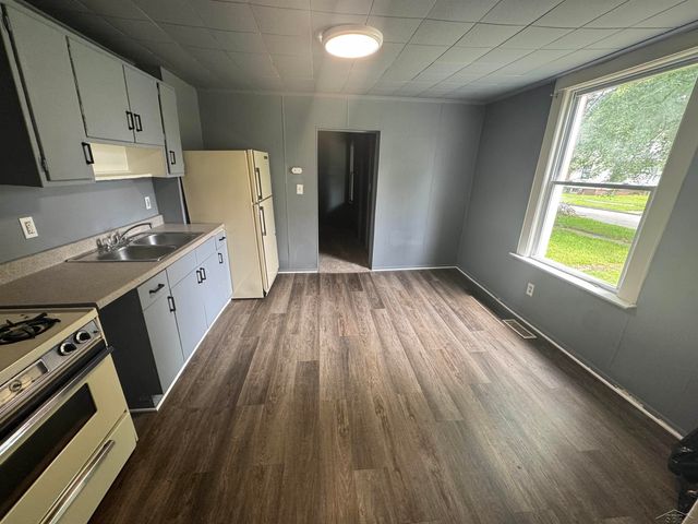 1002 Madison Avenue, Saginaw, MI 48602