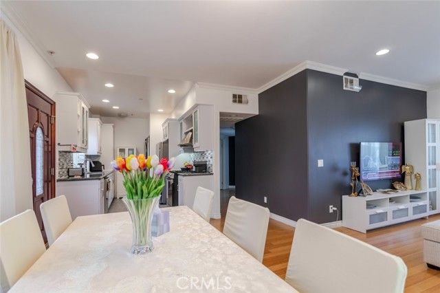 626 E Orange Grove Avenue 204, Burbank, CA 91501