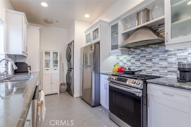 626 E Orange Grove Avenue 204, Burbank, CA 91501