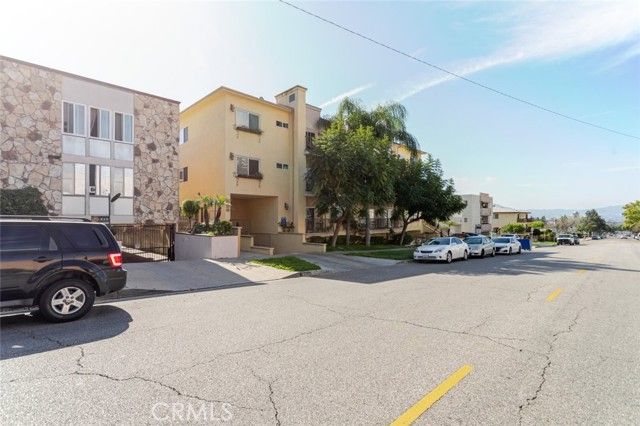 626 E Orange Grove Avenue 204, Burbank, CA 91501