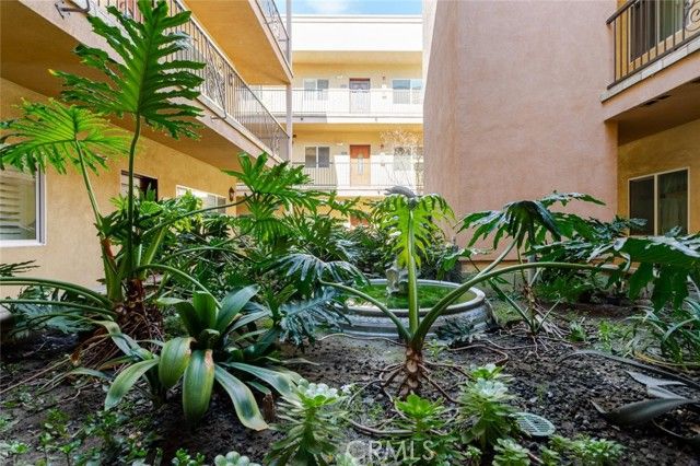 626 E Orange Grove Avenue 204, Burbank, CA 91501