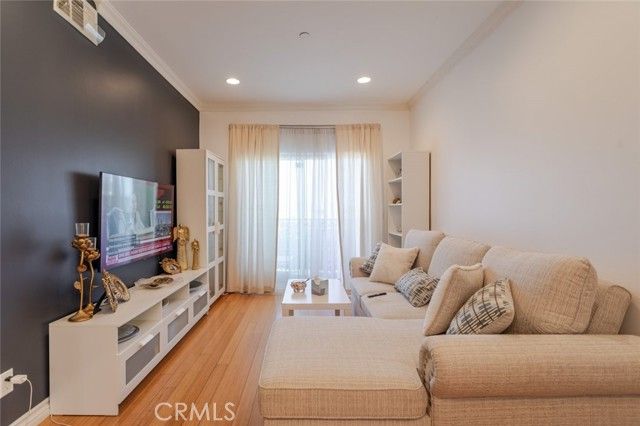 626 E Orange Grove Avenue 204, Burbank, CA 91501