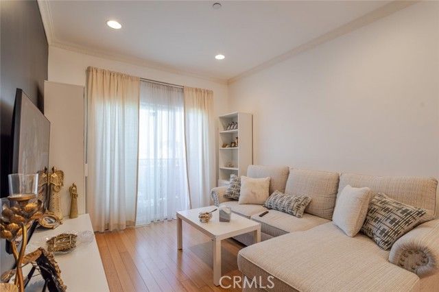 626 E Orange Grove Avenue 204, Burbank, CA 91501