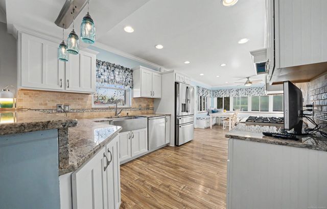 22435 Lakecrest Street, St Clair Shores, MI 48081