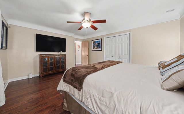 22435 Lakecrest Street, St Clair Shores, MI 48081