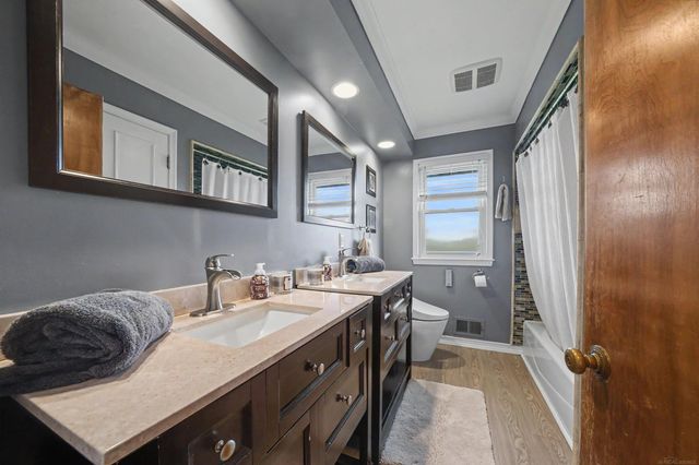 22435 Lakecrest Street, St Clair Shores, MI 48081