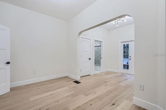 734 S MILLS AVENUE, Orlando, FL 32801