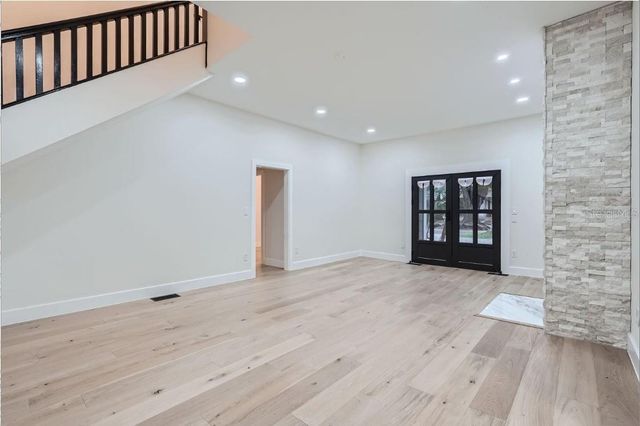 734 S MILLS AVENUE, Orlando, FL 32801
