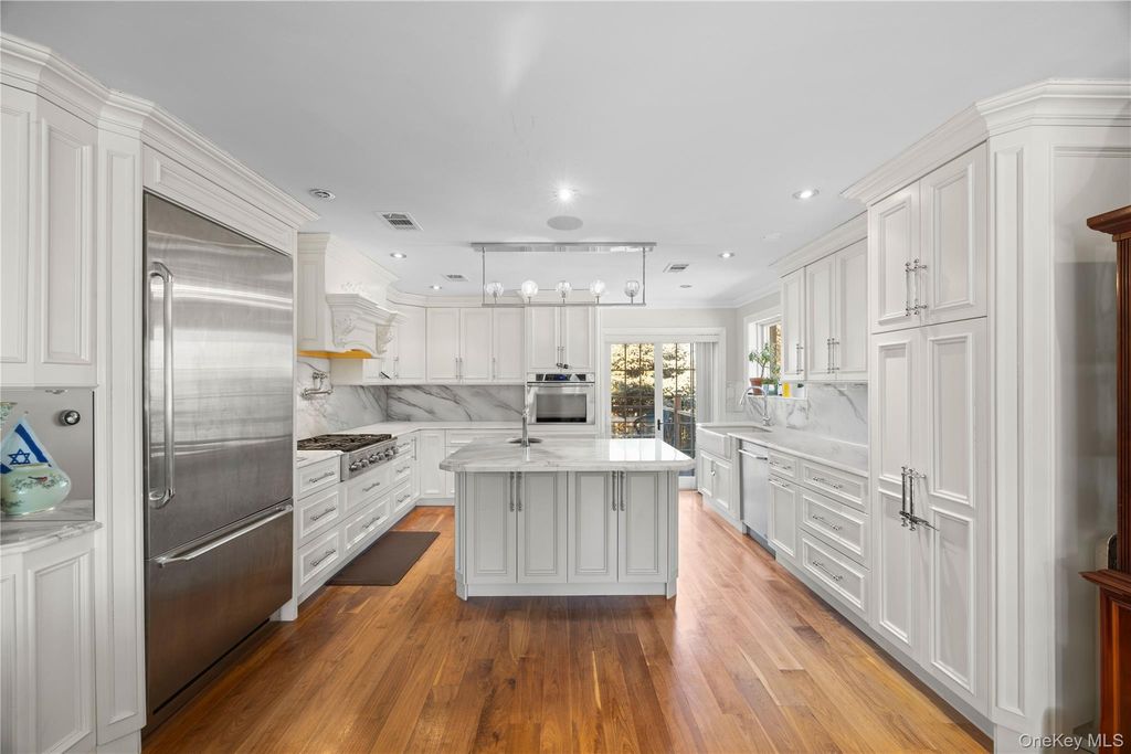 229 Ditmars Street, Bronx, NY 10464 — photo 2