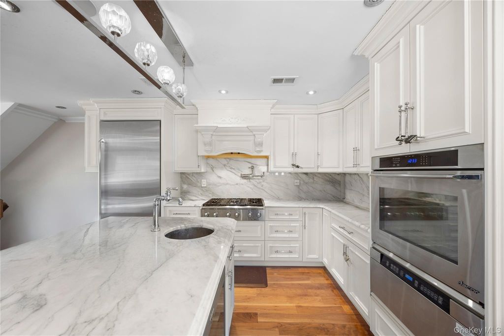229 Ditmars Street, Bronx, NY 10464 — photo 4