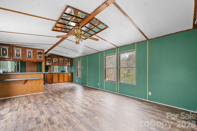 5624 R & R Farm Road, Connelly Springs, NC 28612