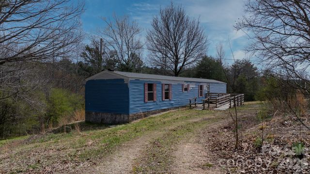 5624 R & R Farm Road, Connelly Springs, NC 28612