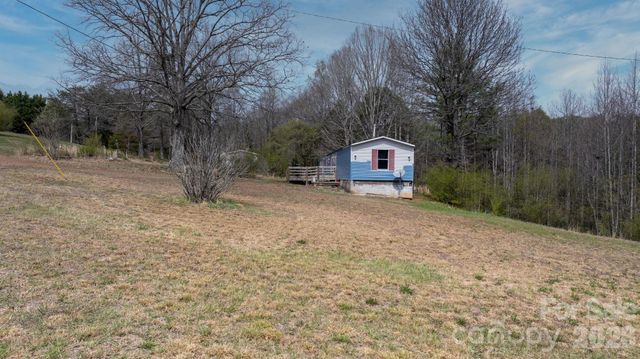 5624 R & R Farm Road, Connelly Springs, NC 28612