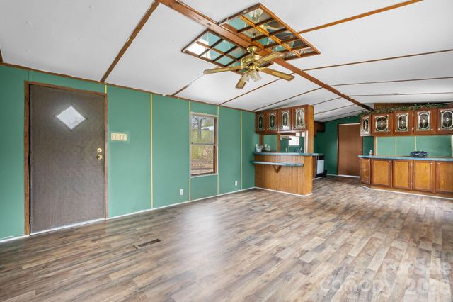 5624 R & R Farm Road, Connelly Springs, NC 28612