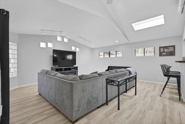 4812 Brookwood Street NE, Albuquerque, NM 87109