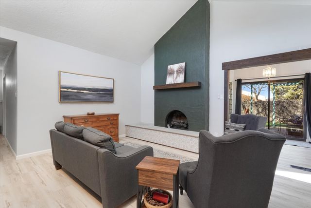 4812 Brookwood Street NE, Albuquerque, NM 87109