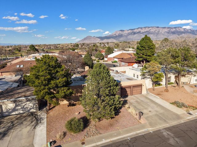 4812 Brookwood Street NE, Albuquerque, NM 87109