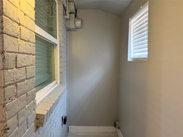 2511 Normont Circle, Fort Worth, TX 76103