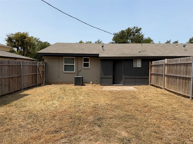 2511 Normont Circle, Fort Worth, TX 76103