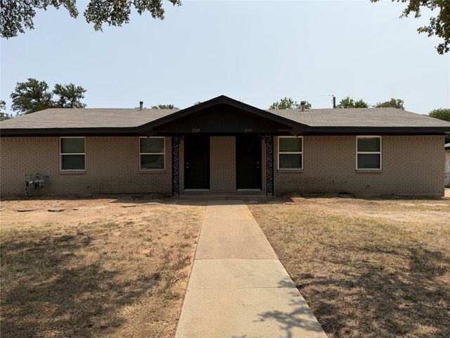2511 Normont Circle, Fort Worth, TX 76103