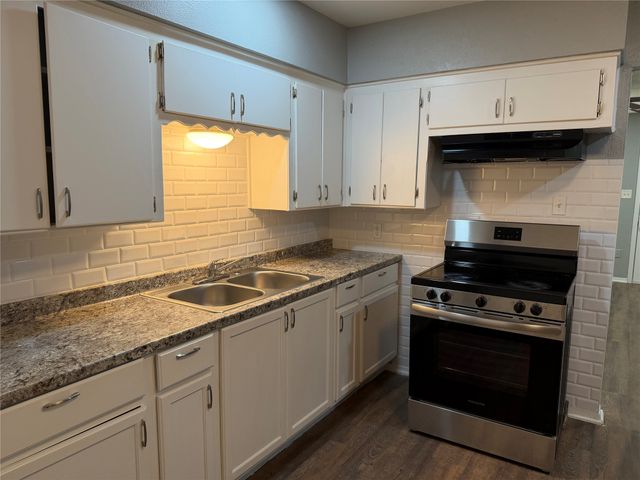 2511 Normont Circle, Fort Worth, TX 76103