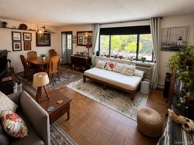 160 academy Street 3J, Poughkeepsie, NY 12601