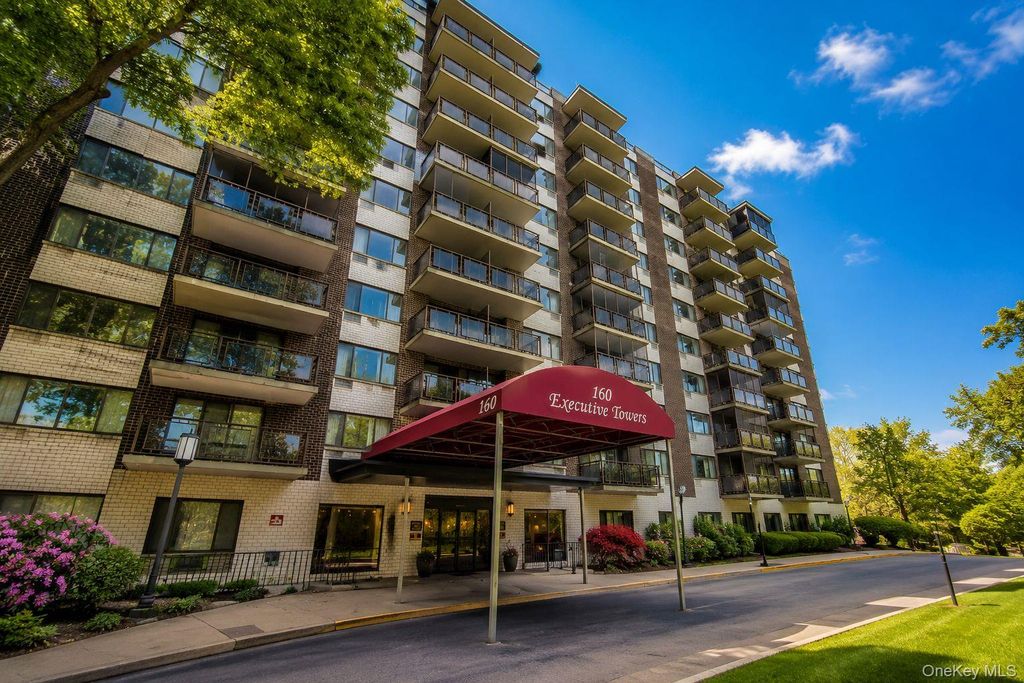 160 academy Street 3J, Poughkeepsie, NY 12601