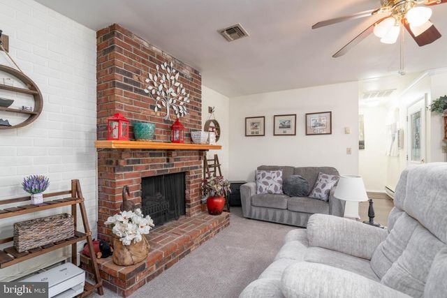 186 DORCHESTER DR, Southampton, NJ 08088