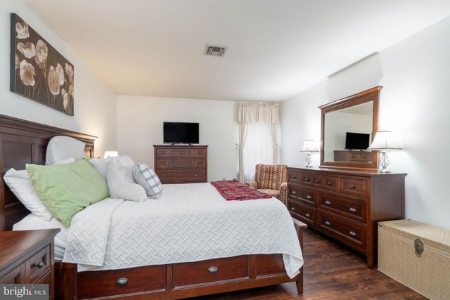 186 DORCHESTER DR, Southampton, NJ 08088