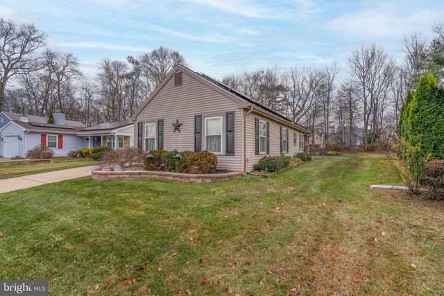 186 DORCHESTER DR, Southampton, NJ 08088