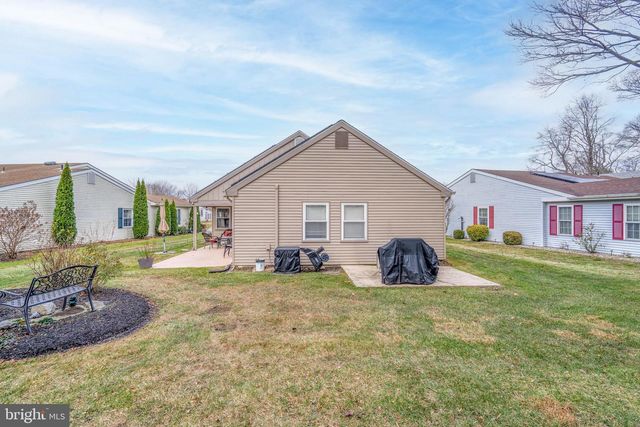 186 DORCHESTER DR, Southampton, NJ 08088