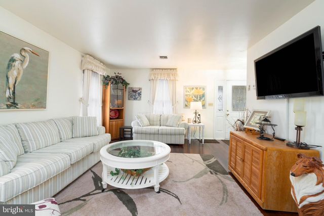 186 DORCHESTER DR, Southampton, NJ 08088