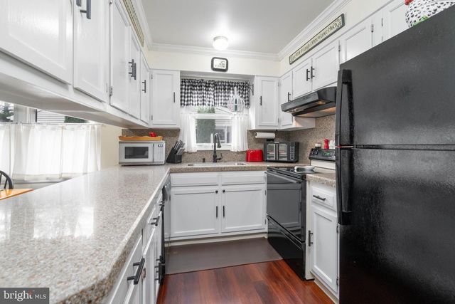 186 DORCHESTER DR, Southampton, NJ 08088