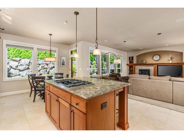8967 Sw 184TH Dr, Beaverton, OR 97007